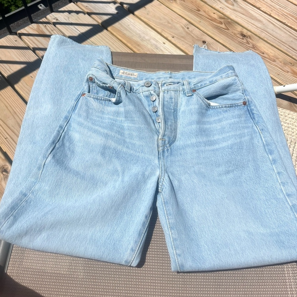 Light Wash Levi’s